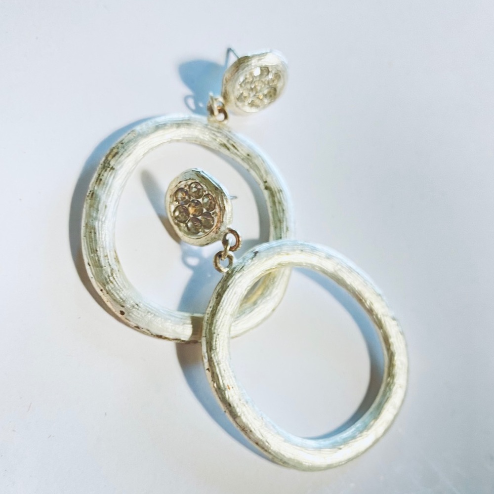 Vintage White Silver Tone Post with crystal